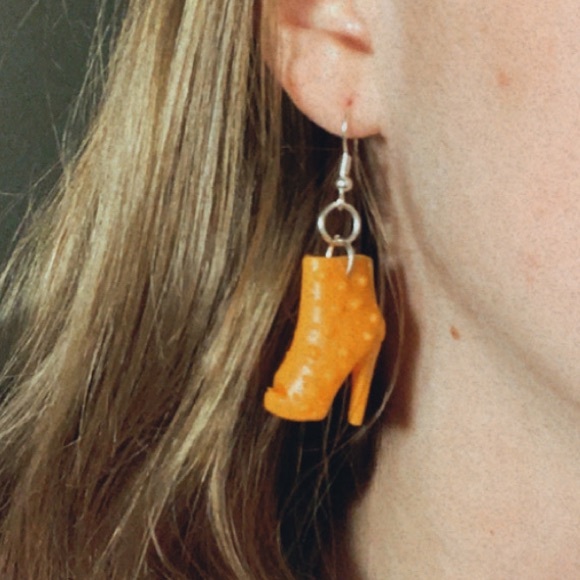 Shoe Dangle Earrings! - Picture 2 of 3